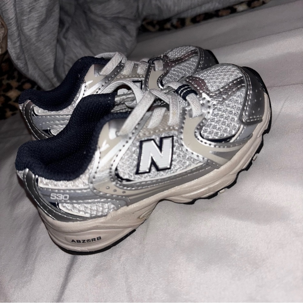 New Balance Kids' Gray and Silver  Sneakers Slip On Excellent Like New Condition